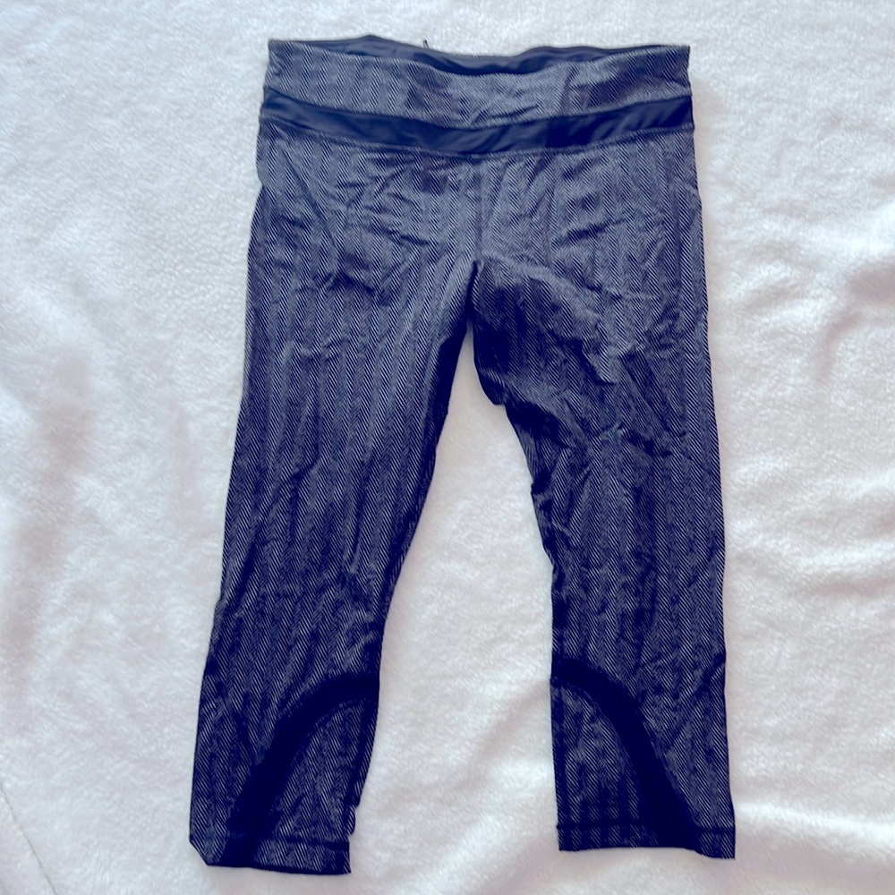 Lululemon capri leggings. Training. Size 12. Gently worn no pilling.